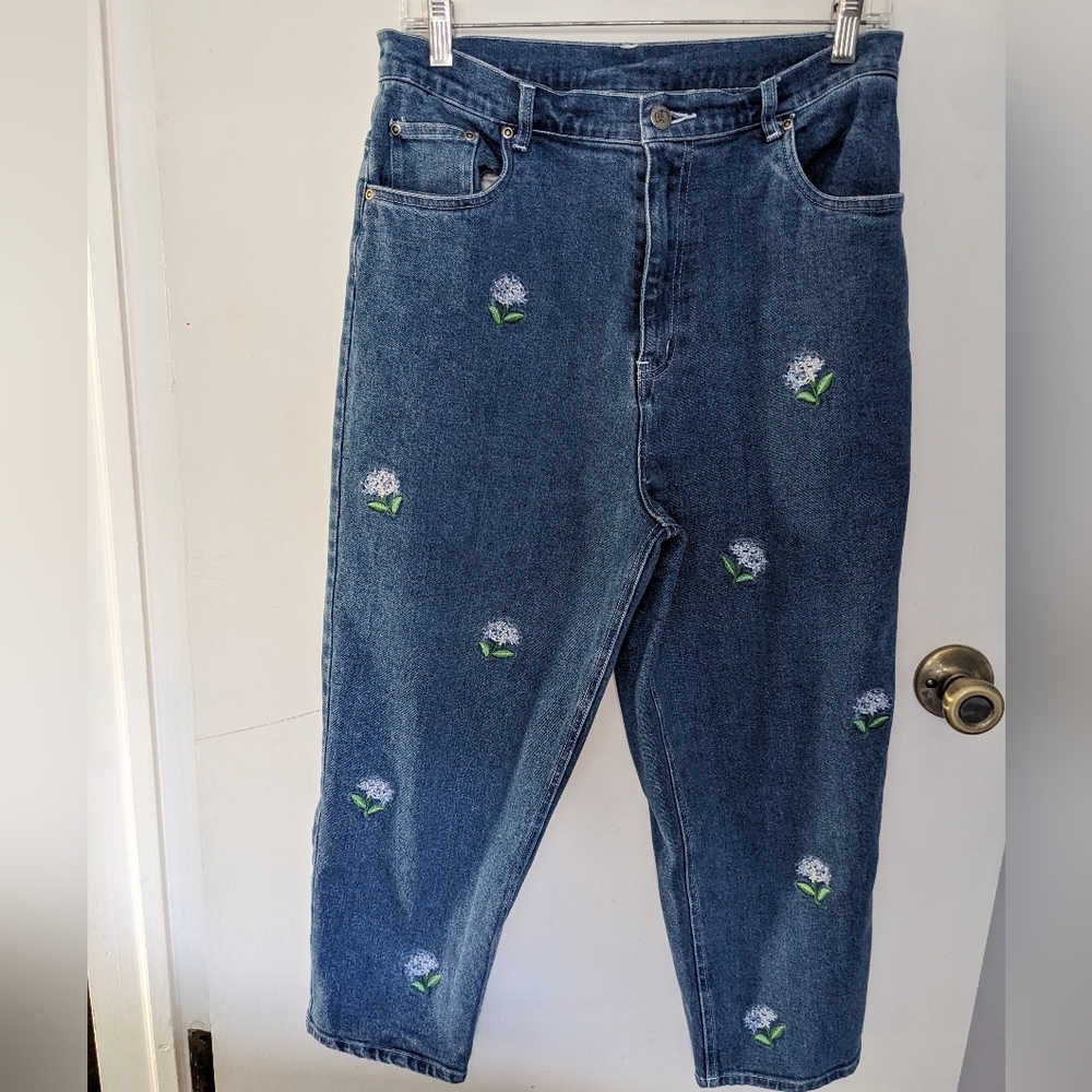 The Quacker Factory 90's Vintage Hydrangea Embroidered High Waist Crop Mom Jeans